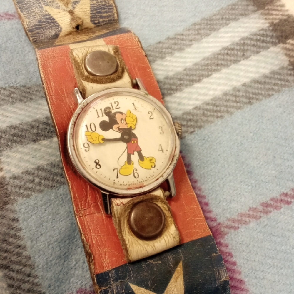 MICKEY MOUSE WATCH
